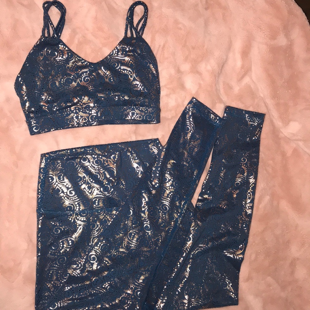 Matching yoga/workout set